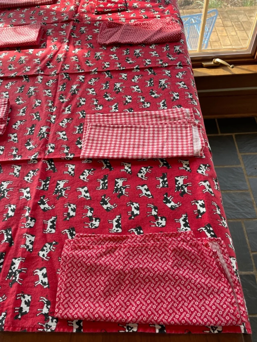 VINTAGE Red Cow Print Tablecloth (2) and Napkin (8) Set